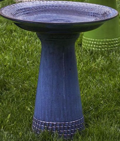 Outdoor  Water Features Come Many Shapes Sizes 160817034.jpg