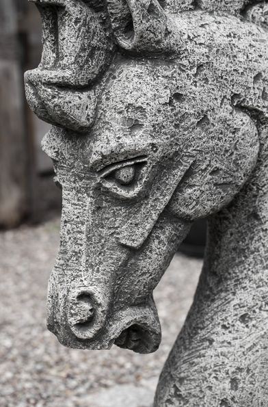 Contemporary Statues Early Greece 65573307077252000381.jpg