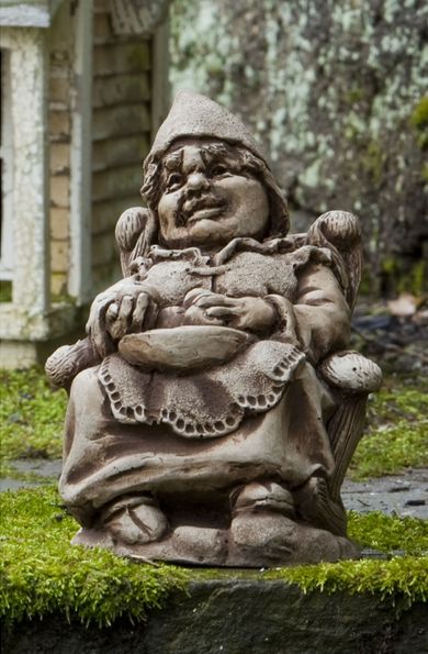 Exterior Water Features Come Many Shapes Sizes 94039892.jpg
